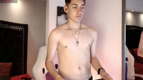 Loganfoster  online show from January 16, 8:29 pm