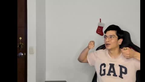 Logan online show from December 12, 9:40 am