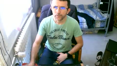 lokoum39 online show from January 3, 1:57 pm