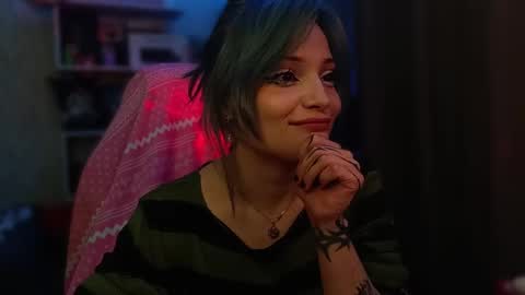 lola online show from November 27, 9:39 am