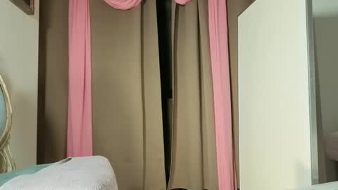 lola_belgium online show from January 18, 5:22 pm