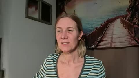 lola_belgium online show from April 29, 5:30 pm