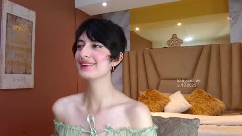 Lola online show from December 3, 2:07 pm