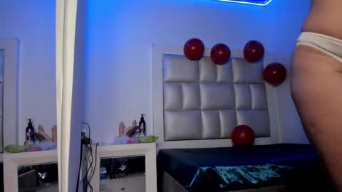 lola_js online show from April 20, 11:46 am