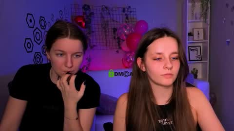 lola_shyy online show from March 4, 1:19 pm