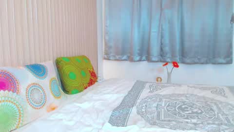 Lola online show from December 26, 2:37 pm