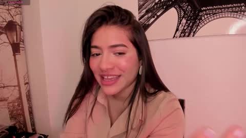 lolaasmith_21 online show from February 19, 7:13 pm