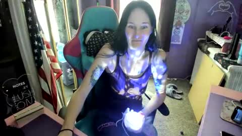 Lola online show from December 2, 7:00 pm