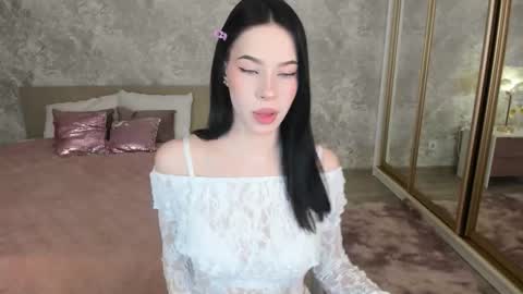 Lola online show from March 26, 11:48 am