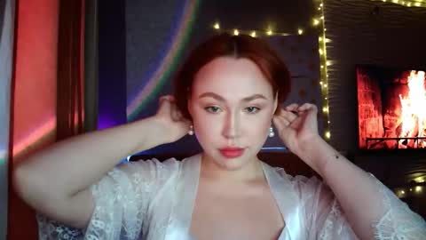 Lola online show from December 3, 1:12 pm