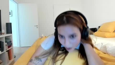 Lola doll online show from April 8, 2:20 pm