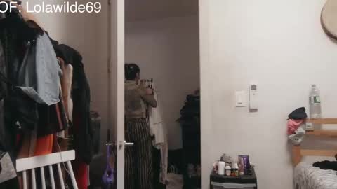 Lolita Wildes Back  online show from October 22, 6:20 pm