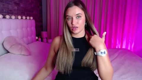 Victoria online show from November 2, 4:51 pm