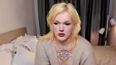 lollita online show from April 23, 10:56 am