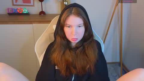 Mona online show from September 25, 2:46 pm