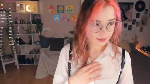 Lona online show from February 6, 7:49 pm