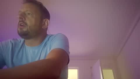 londbihung online show from November 15, 1:29 am