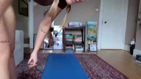 Em online show from January 19, 9:30 am