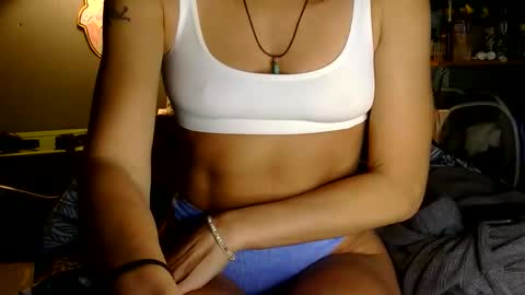 Snapshot of longlegstammy chatting on October 22, 12:47 am Cutenurse91 online show from October 22, 12:47 am