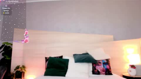 Annie online show from July 14, 4:06 am