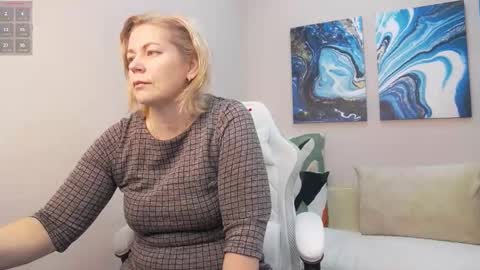 Lora online show from December 16, 8:31 am