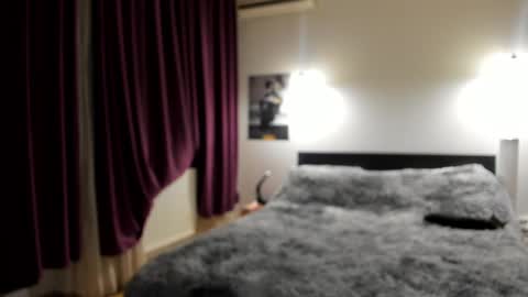 Lora online show from February 21, 9:00 pm