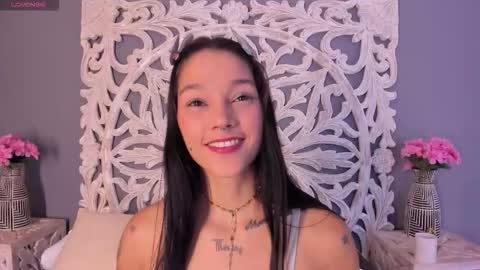 loraineblake online show from December 22, 1:07 pm