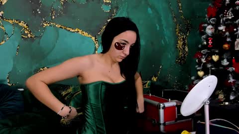 Snapshot of lorawarnner chatting on December 14, 2:10 pm Miss online show from December 14, 2:10 pm