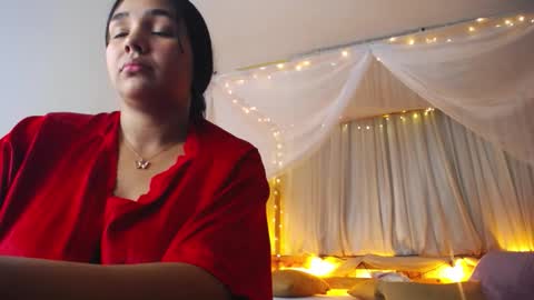 loreanis online show from November 30, 12:07 am