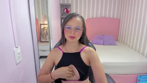 lorelaigiven online show from February 9, 12:31 pm