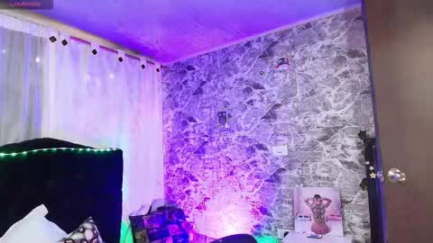 Loren online show from February 24, 10:13 pm