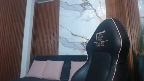 Loren online show from June 14, 1:49 am