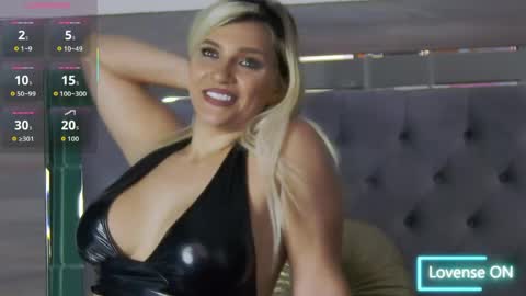 lorenaryan online show from June 3, 9:34 am