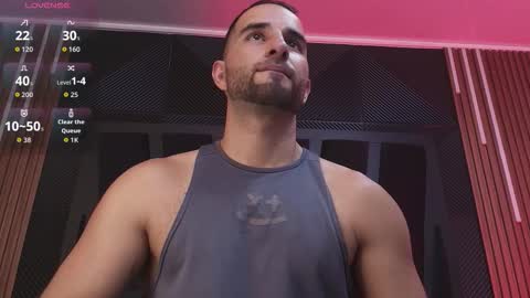  L O R E N Z O  Thumbs Up help  online show from March 14, 7:07 pm