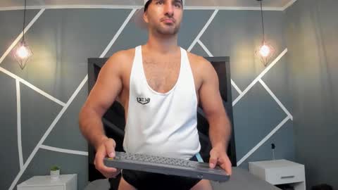  L O R E N Z O  Thumbs Up help  online show from October 6, 5:31 pm