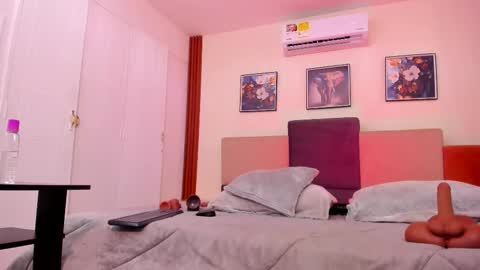 lorena online show from February 4, 7:07 pm