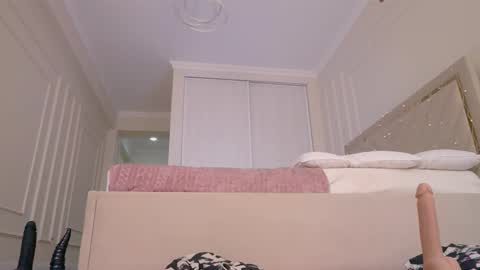 Leyla  online show from September 13, 7:11 am