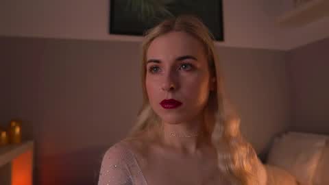 Lorrie online show from May 28, 9:07 am