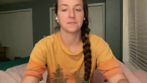 lothlori online show from April 24, 12:23 am