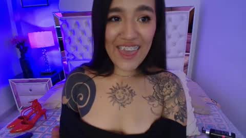 lottie_fox online show from December 16, 4:08 am