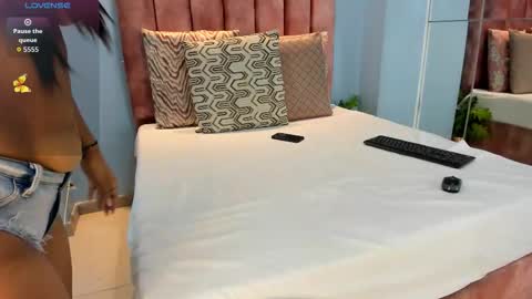  Lou Rosse  online show from March 4, 8:50 pm