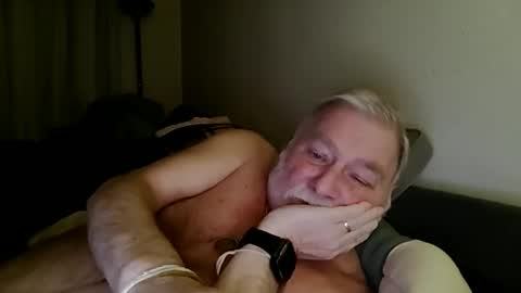 louis_chokdee online show from December 22, 6:25 pm