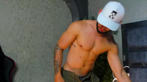 Louis online show from November 19, 10:30 pm