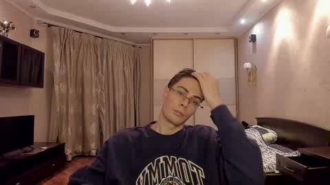 Mark online show from December 15, 4:04 pm