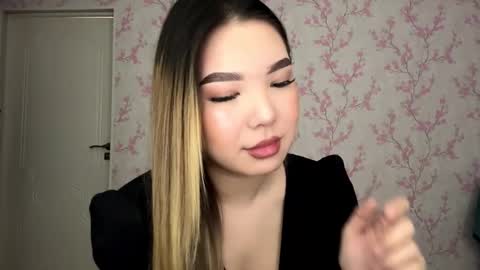 Loulse online show from March 26, 6:08 am