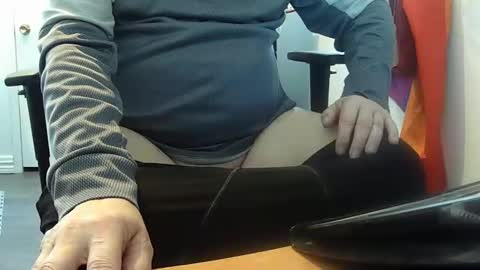 loumtl3 online show from December 6, 5:28 pm