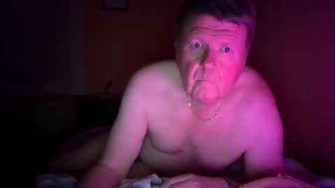 loupi947474 online show from March 3, 9:15 pm