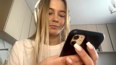 Eliza online show from January 17, 10:35 am