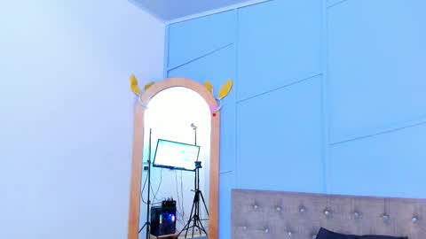 Louren Fox online show from October 14, 11:46 am