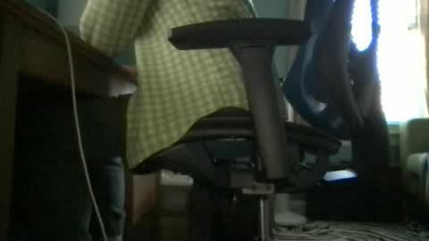 Snapshot of love_2_stroke_4_u chatting on October 31, 1:44 pm Love to suck cock.... online show from October 31, 1:44 pm